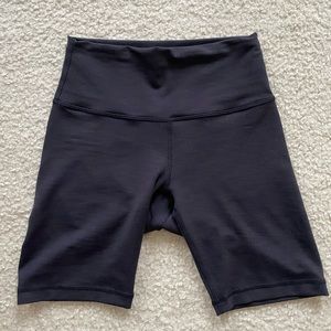 Lululemon Wunder Train High-Rise Short 8"